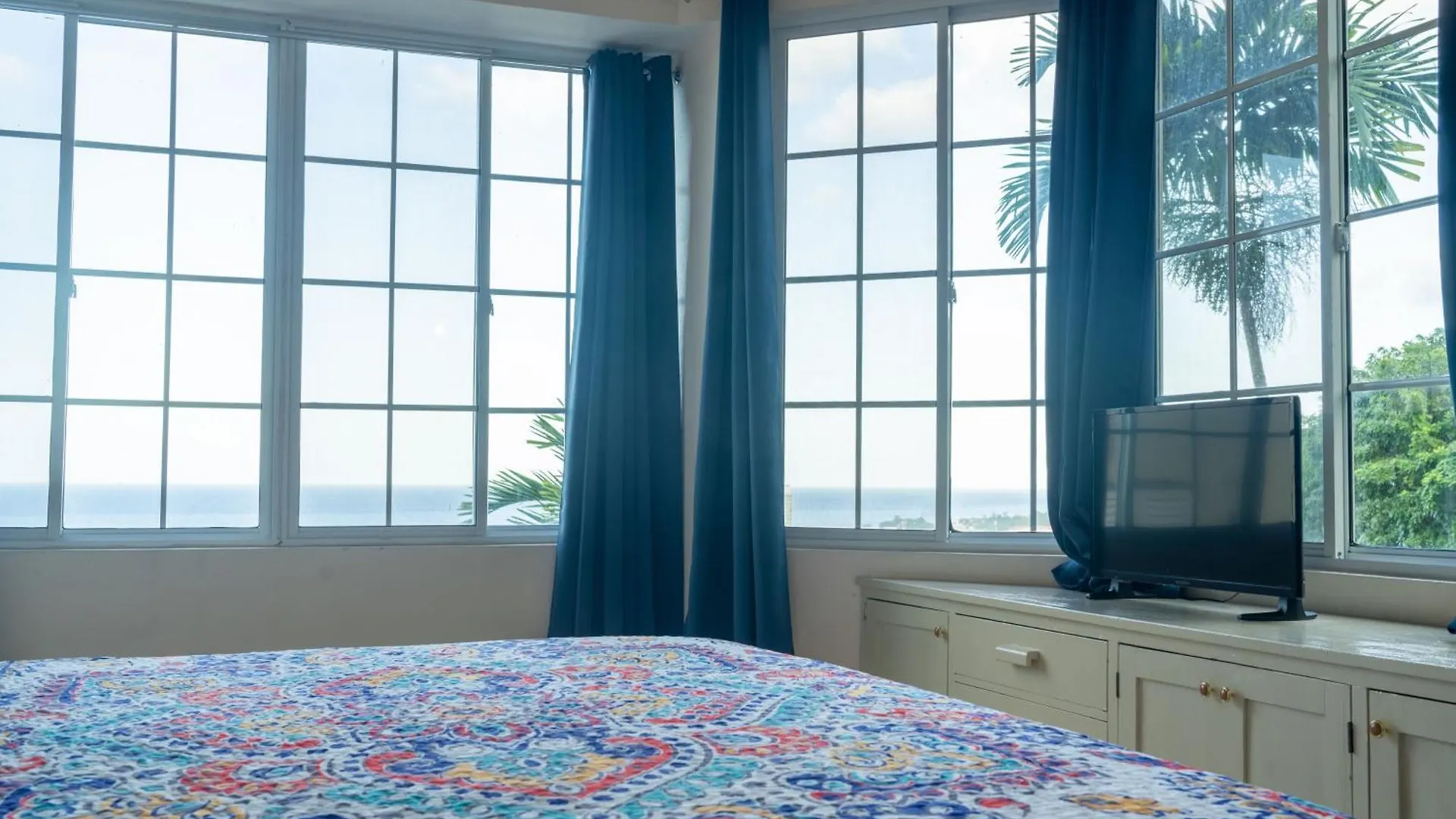 Apartment Pampered In Paradise Columbus Heights 2 Bedroom Penthouse Condo Near Ian Fleming Airport Ocho Rios Jamaica