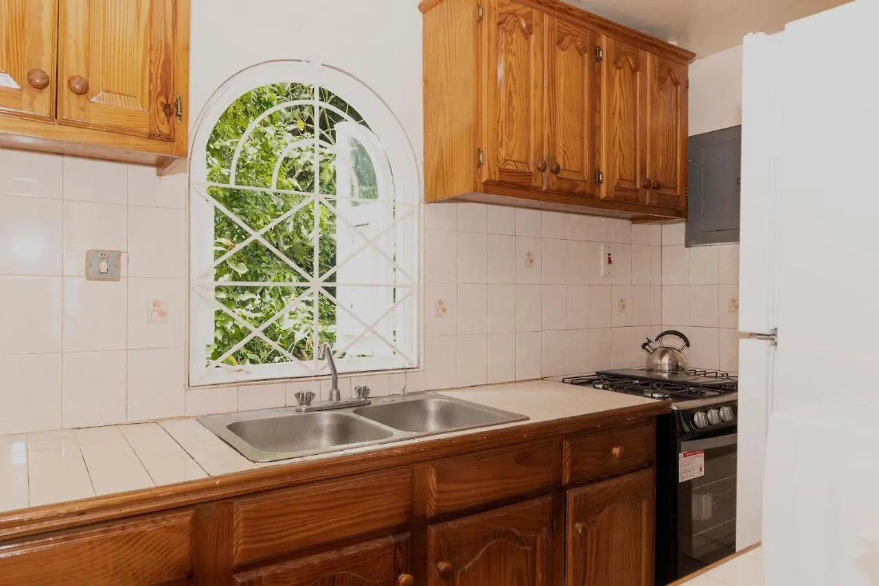 Lägenhet Pampered In Paradise Columbus Heights 2 Bedroom Penthouse Condo Near Ian Fleming Airport Ocho Rios
