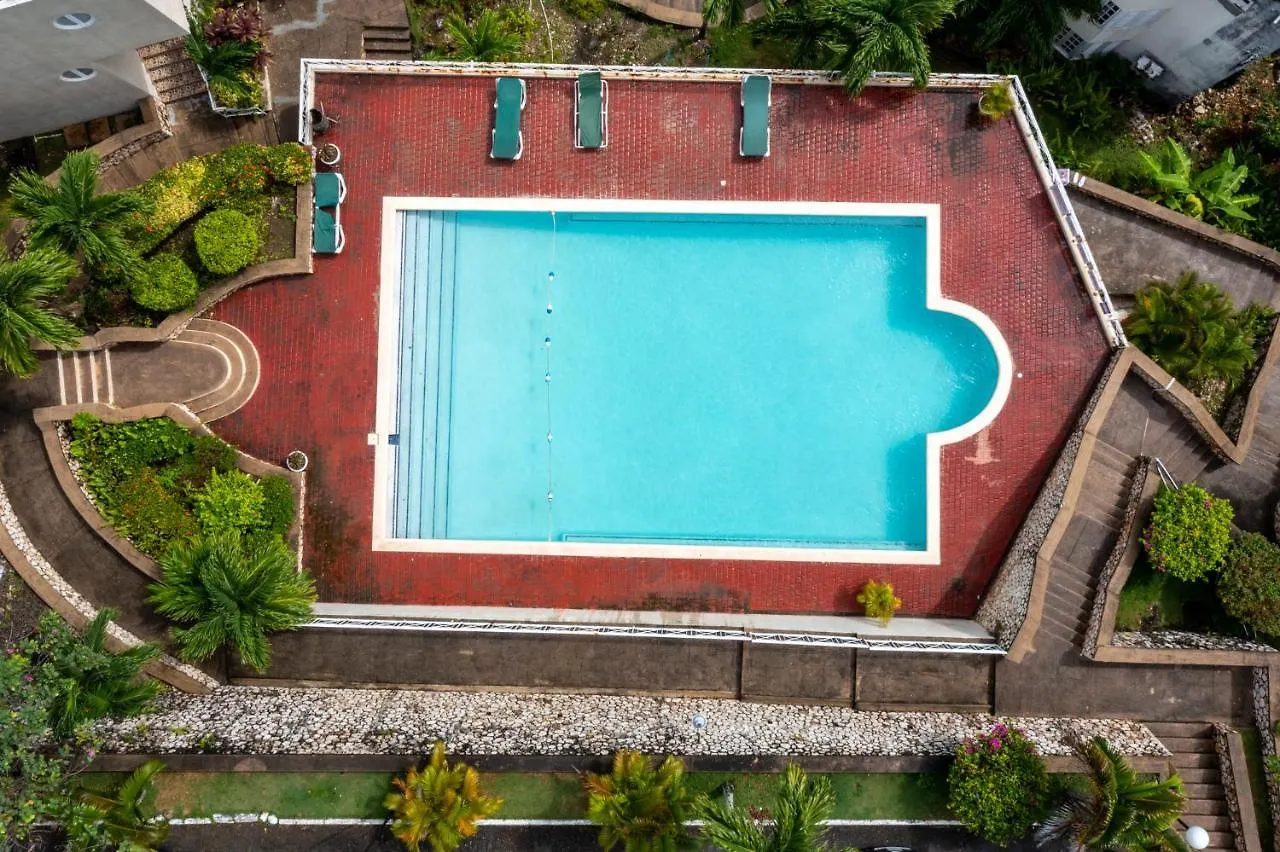 Lägenhet Pampered In Paradise Columbus Heights 2 Bedroom Penthouse Condo Near Ian Fleming Airport Ocho Rios Jamaica
