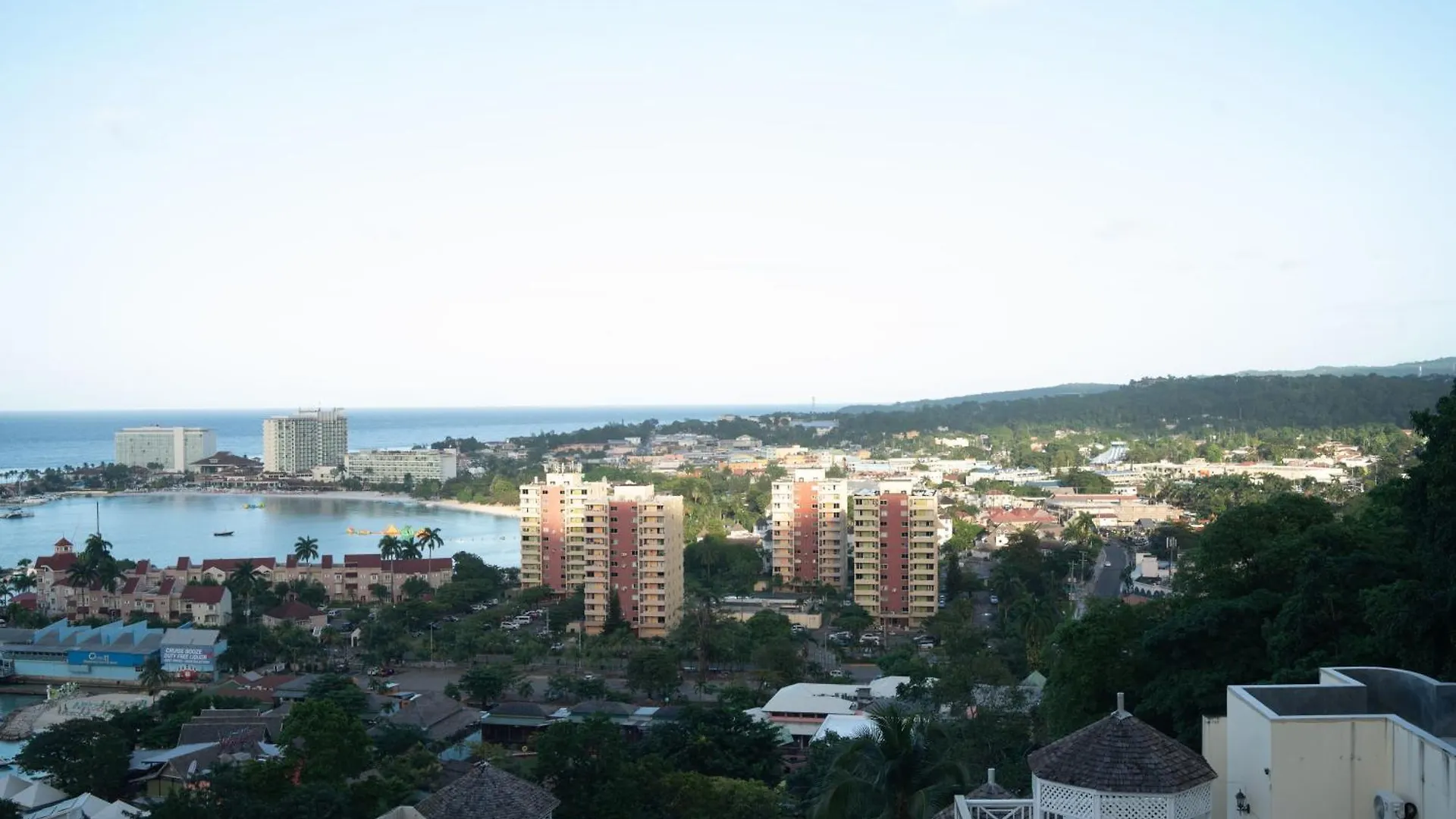 Lägenhet Pampered In Paradise Columbus Heights 2 Bedroom Penthouse Condo Near Ian Fleming Airport Ocho Rios
