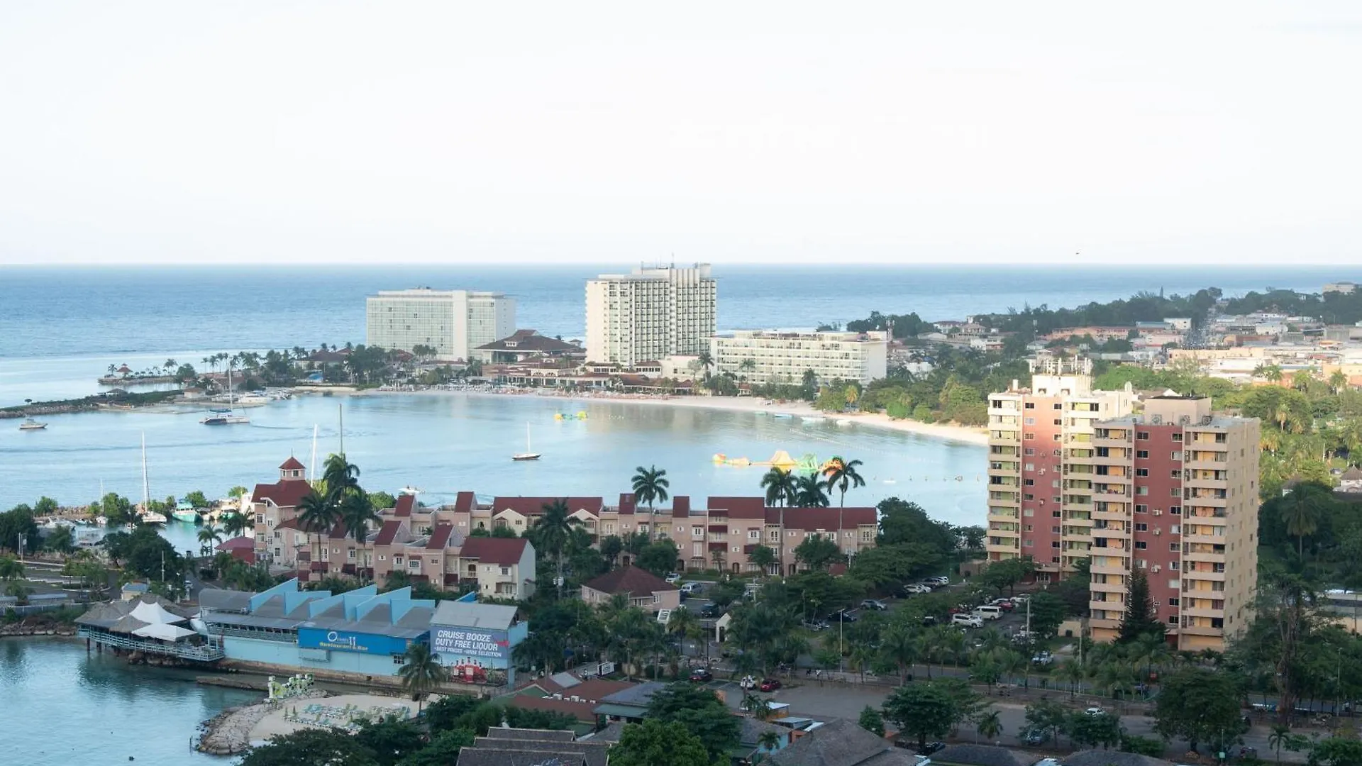 Lägenhet Pampered In Paradise Columbus Heights 2 Bedroom Penthouse Condo Near Ian Fleming Airport Ocho Rios Jamaica
